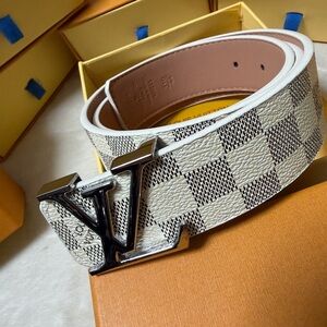 Checkered Designer belt.